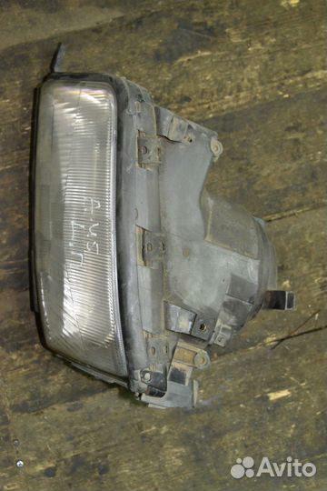 Audi 100 c4 фара левая с повреждениями