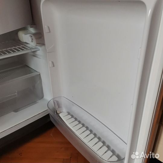 Холодильник бу Indesit