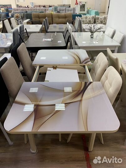 Стол кухонный