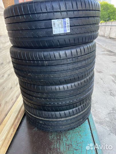 Michelin Pilot Sport 4 S 285/40 R23