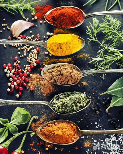 Специи и приправы в ассортименте