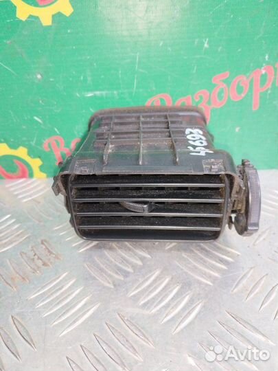 Дефлектор воздуховода левый Mitsubishi Lancer 9