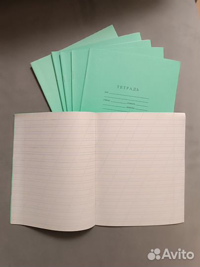 Тетрадь в косую линейку