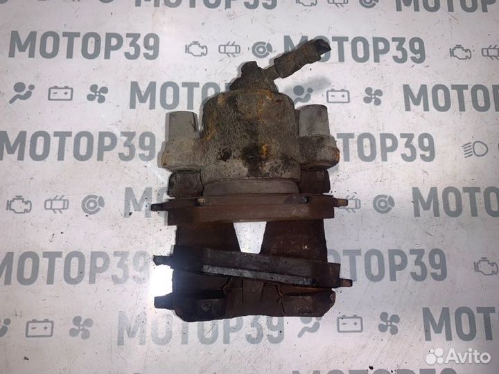 Суппорт передний правый Volkswagen Golf 4 1.6 I