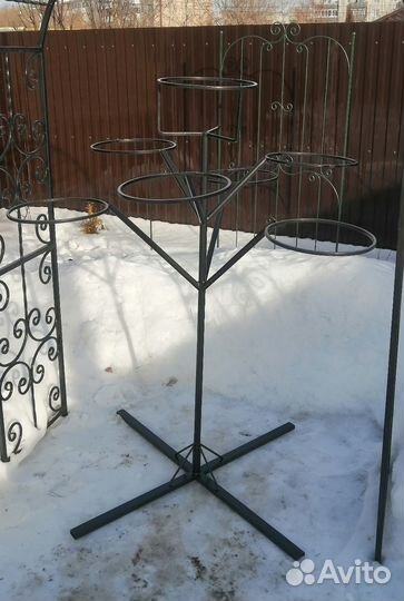 Каркас дерева для петуний