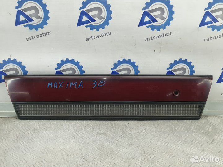 Фонарь центральный Nissan Maxima 3 J30 VQ30 1997