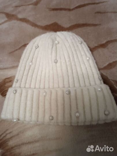 Шапка женская стильная ostin