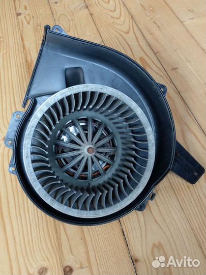 Вентилятор отопителя салона VAG 6Q1 820 015G (H)