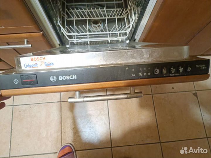 Продаю Б/У посудомоечную машину Bosch