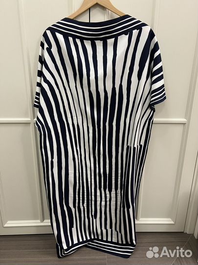 Salvatore ferragamo платье