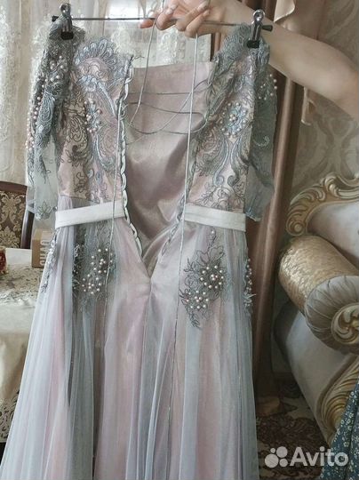 Вечернее платье