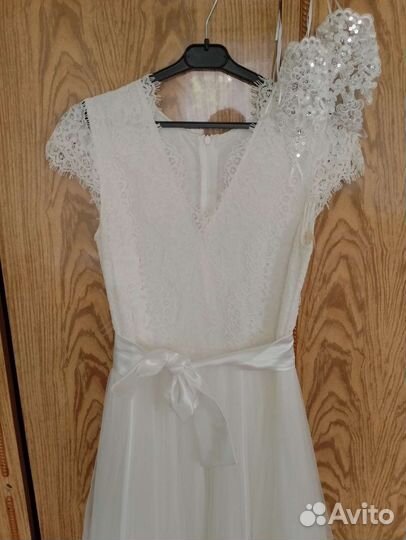 Свадебное платье 44