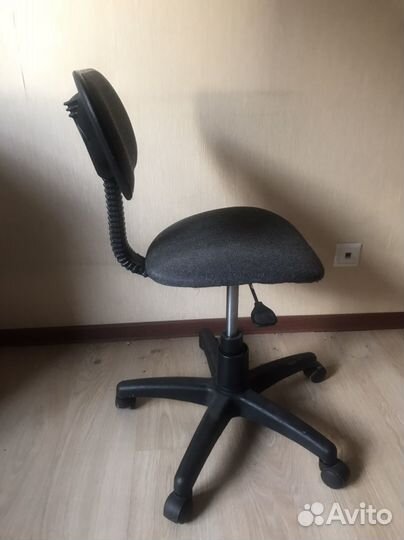 Офисный стул небольшой
