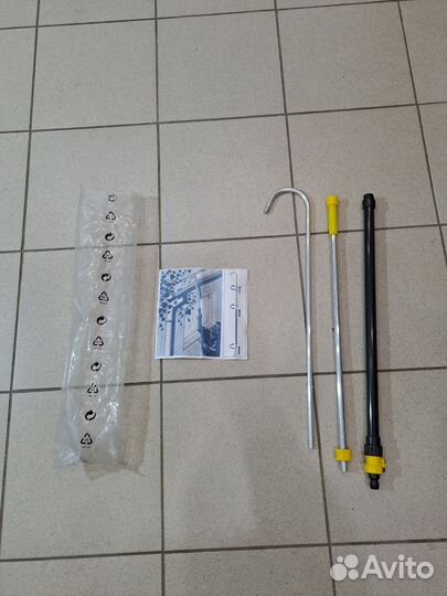 Приспособление на шланг для прочистки желобов