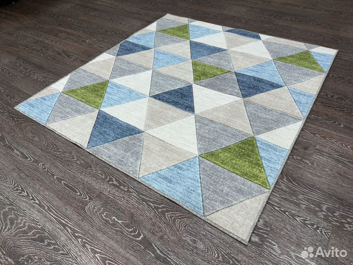 Палас 1.5 х 1.6 м новый