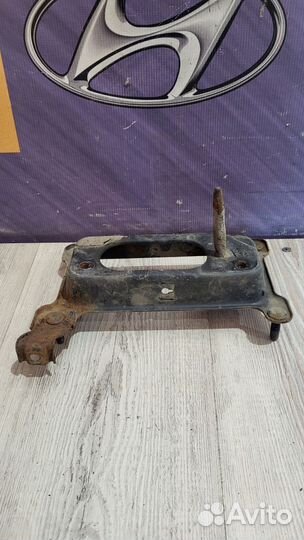 Кронштейн крепление усилителя бампера Hyundai IX35