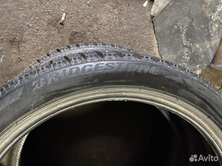 Bridgestone Blizzak Spike-02 245/40 R19