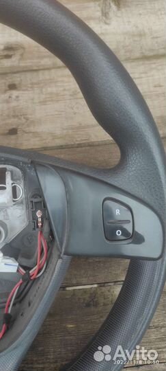 Руль renault sandero 2
