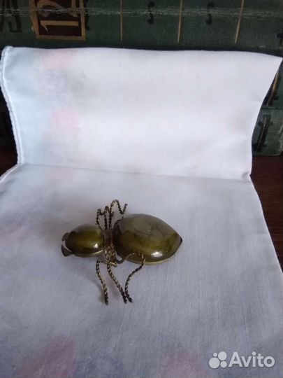 Брошка СССР янтарь