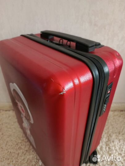 Чемодан на колесах детский для девочки