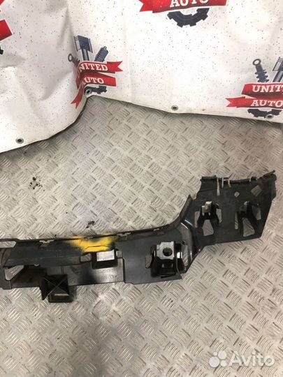 Кронштейн крепления бампера задний Mercedes