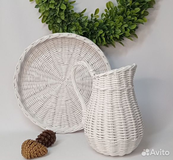 Плетеный кувшин для декора