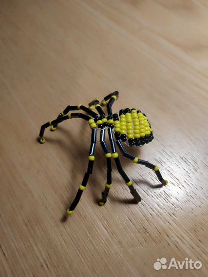 Паук из бисера