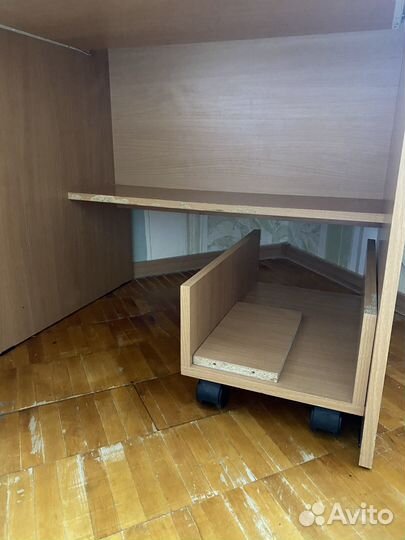 Компьютерный стол