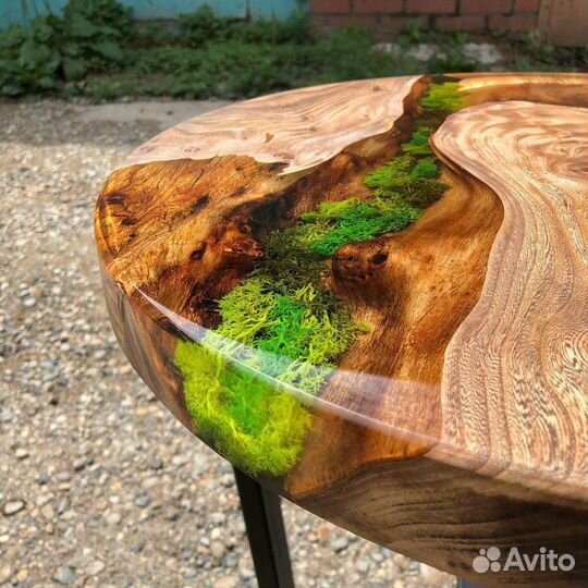 Журнальный стол из слэба с эпоксидной смолой