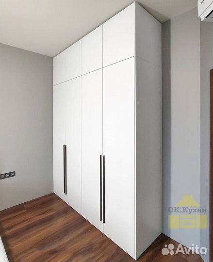 Шкаф купе с зеркалом