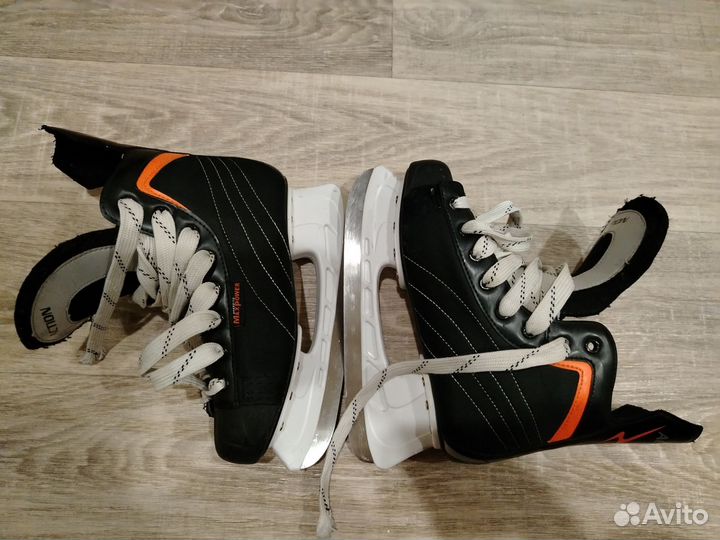 Коньки хоккейные 39 размер