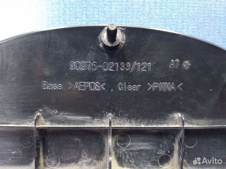 Эмблема в Lexus GS 4 2012