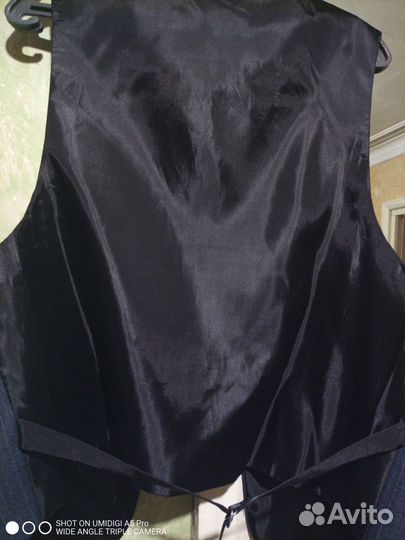 Жилет на мальчика серый в полоску, р 140