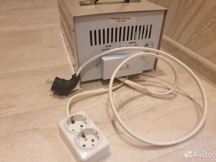 Стабилизатор напряжения