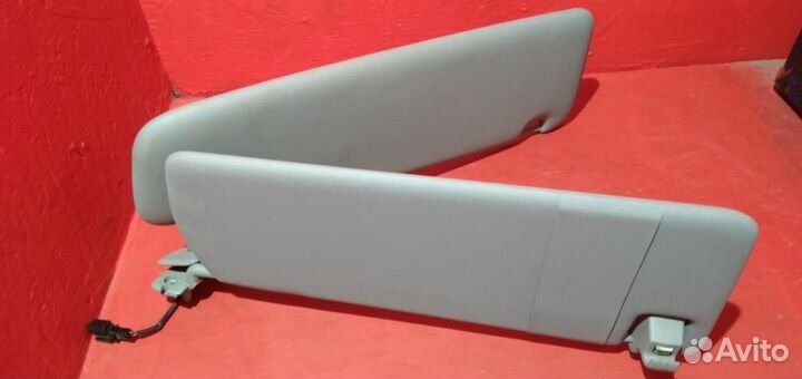 Козырек левый солнцезащитный Туарег 2002-2010