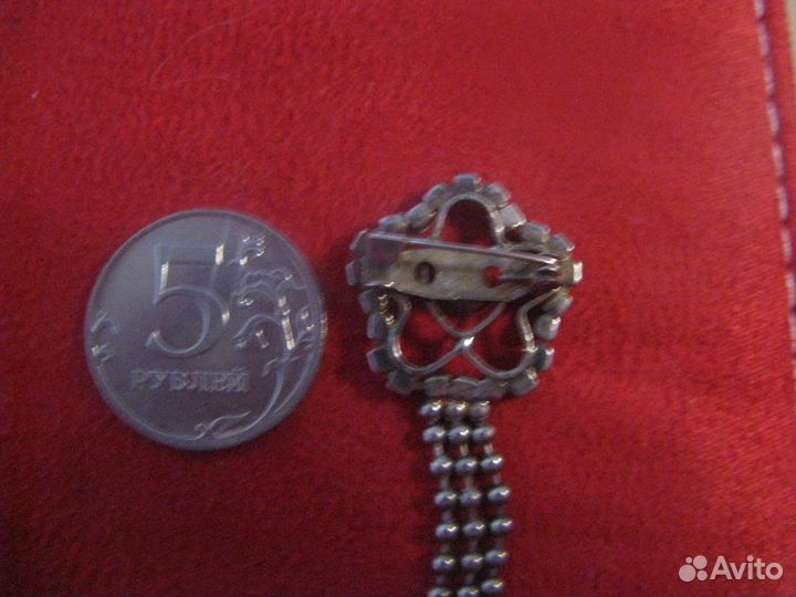 Старинные броши