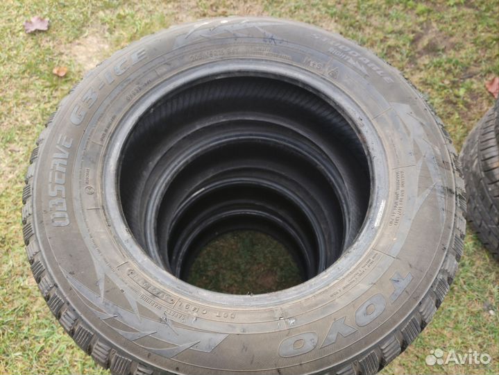 Toyo Observe Ice-Freezer 205/55 R15 94