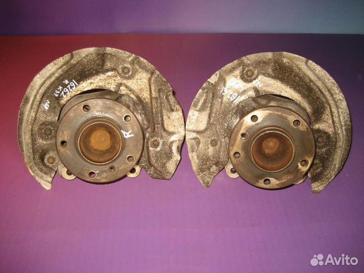 Кулак цапфа бмв Е90 Е87 Е81 Е82 Е88 поворотный