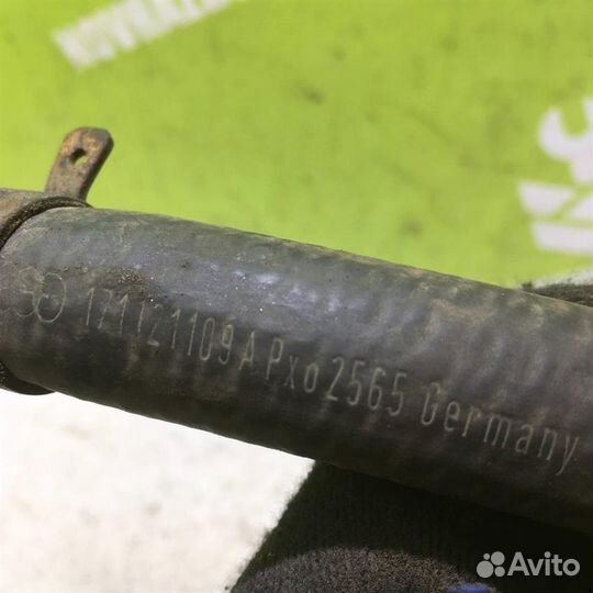 Патрубок радиатора Фольксваген Гольф 2 Джетта 2