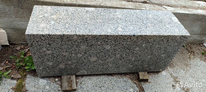Гранитные блоки