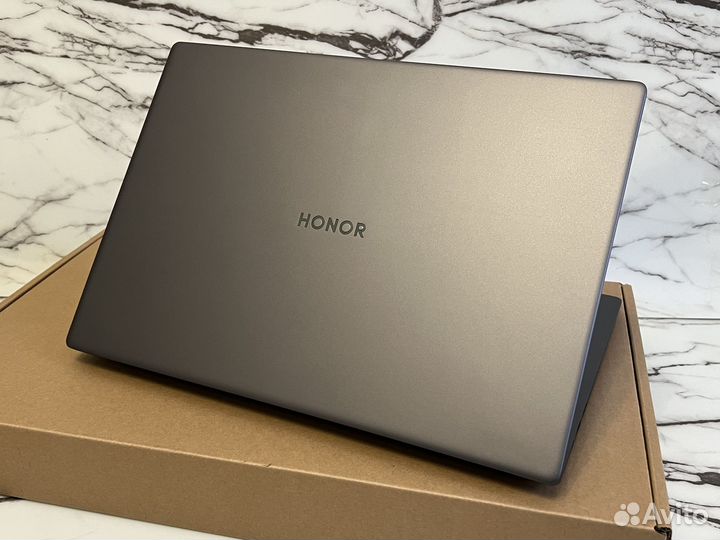 Honor magicbook X16 i5 12450H/ 8GB / SSD / NEW