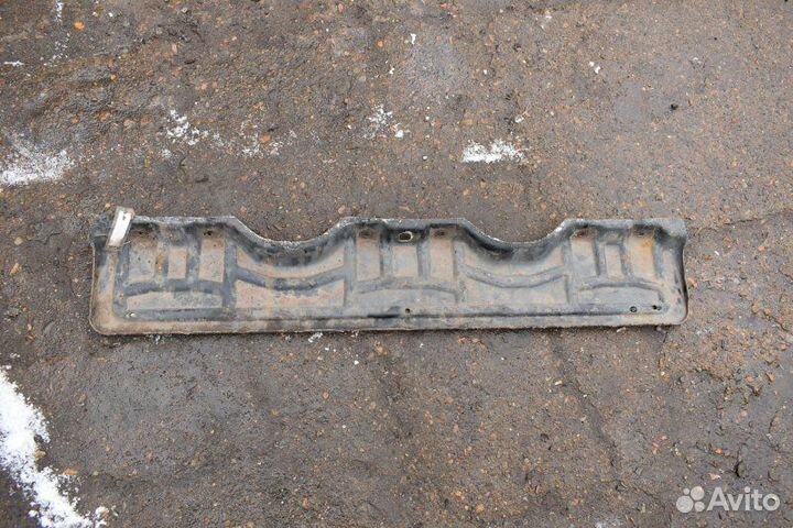 Усилитель бампера задний Toyota Land Cruiser Prado