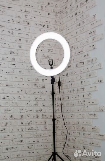 Кольцевая лампа со штативом