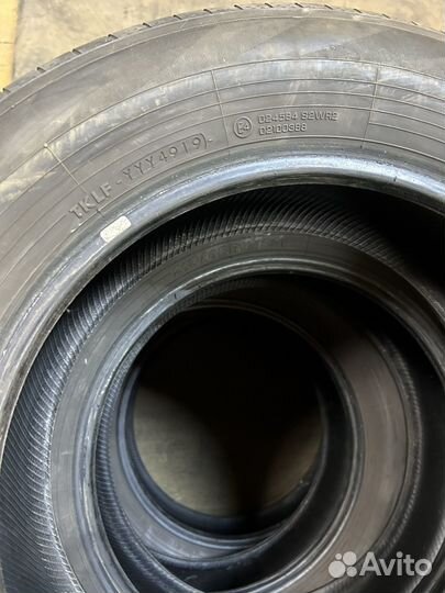 Yokohama BluEarth AE50 215/65 R17 99V