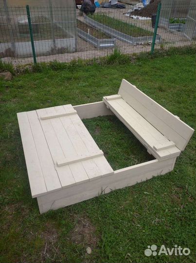 Детская песочница с крышкой