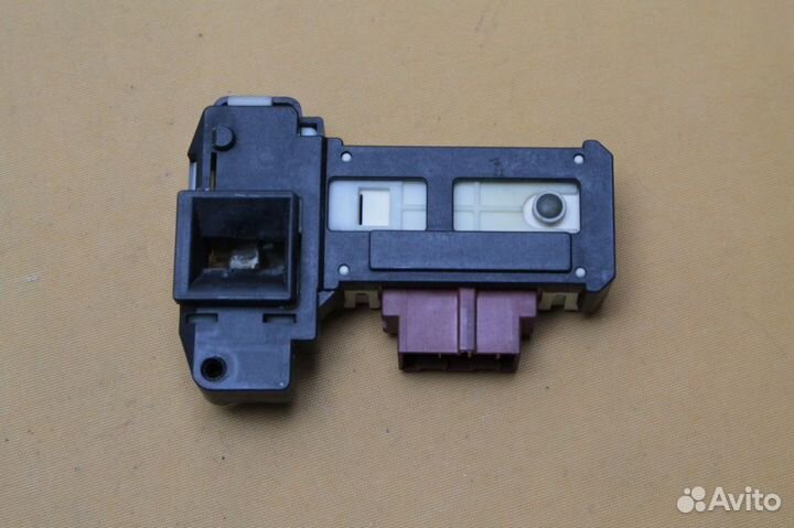 Устройство блокировки люка Beko 2847740500 бу. 842