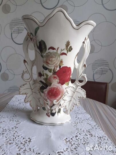 Фарфоровая ваза