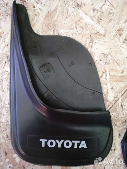 Задние брызговики Toyota универсальные