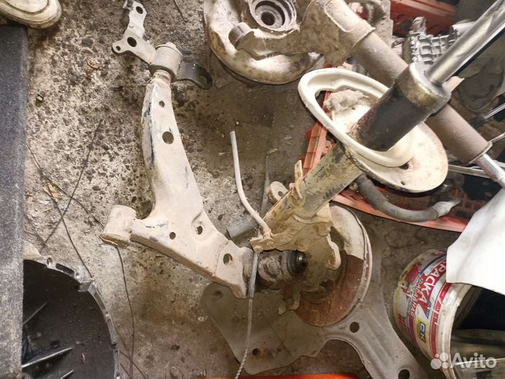 Стойка передняя в сборе Toyota Corolla AE 100