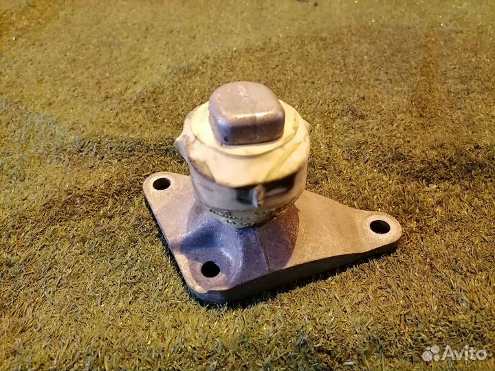 Опора двигателя (подушка двс) 8E01993394F0199343G